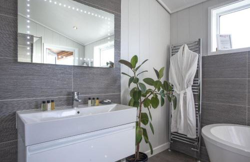 Deer Leap, Strawberryfield Park - Photo 22