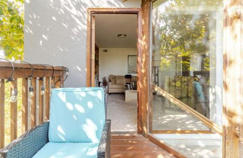 Modern 2 BR 2BA Biz Friendly Duplex with Fast Wi-Fi and Workspaces - Foto 39