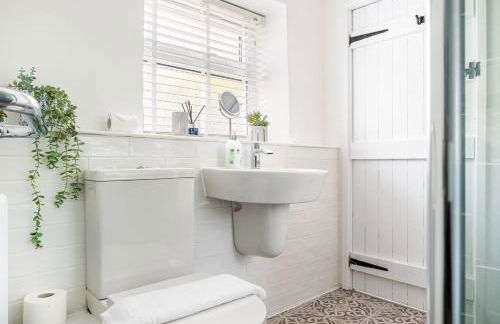 Windsor Cottage - Bolthole in the heart of CN! - Foto 7