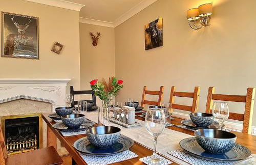 Spacious 4 Bed Holiday Home with Hot Tub & Parking near Matlock Peak District - Foto 23