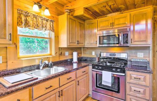 Blue Ridge Mountain Gem with Deck and Community Perks - Foto 2