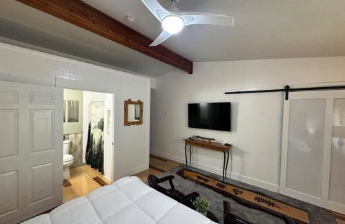 6 bedrooms! Family friendly! Spacious! PNW Rustic! - Photo 30