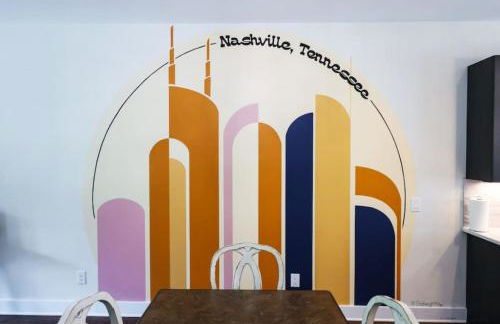 Modern Townhome, Large Game Room, 10min to Downtown! Sleeps 10! - Foto 3