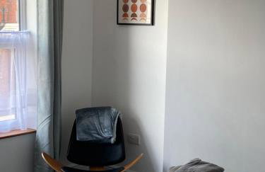 Comfortable 2 bedroom home from home with parking - Foto 14