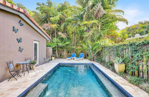 Heated pool, parking, 5 min walk to food and fun! - Foto 34