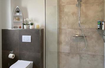 8 Personen Ferienhaus ,,Seegelblick" am Goitzschesee, erste Reihe am Strand mit Sauna, Whirlpool, Kamin, Wallbox & SUP - Foto 29