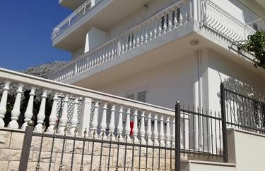 Apartment Villa Bajna - Photo 1