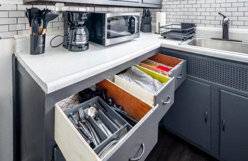 Cozy 2BR Retreat with Workspace - Washer and Dryer - Foto 11