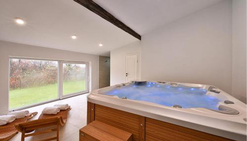 3 Bedroom Cozy Home In Gornje Plavnice - Foto 3