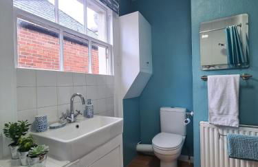 West Street Views #2 - Central apartment with home office - Photo 17