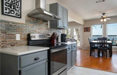 Lakefront House with Boat Dock, BBQ in Peaceful Flint - Foto 21