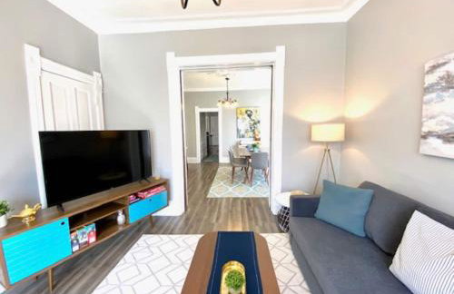 Walk to Wrigley 3BR1BA Sleeps 8 Free Parking - Foto 16