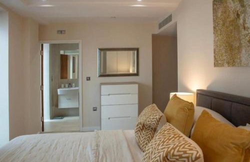 Westminster 2 bed 2 bath apartment with Air-Con - Photo 10