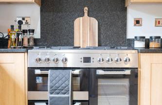 Emirates House, Luxe 5 Bed, with King sized Beds, next to Aiport & NEC, JLR 5 mins - Foto 13