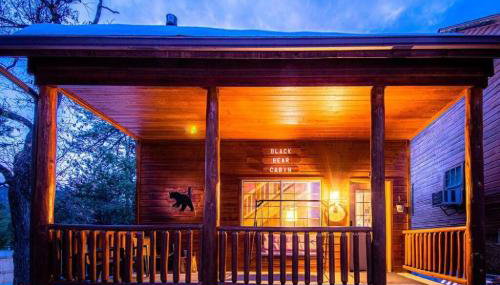 Cabin #5 Black Bear - Pet Friendly - Sleeps 6 - Playground & Game Room - Foto 2