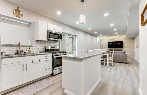 Renovated Logan Home with Pond and Fire Pit - Foto 16