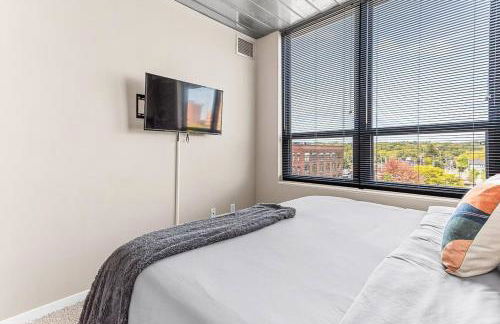 2 Apts w King Beds - Near Kerrytown - Photo 26