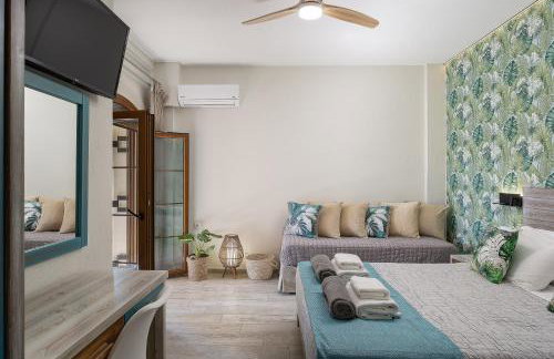 Ilys Home, a Country-chic Retreat with Pool & BBQ, By ThinkVilla - Photo 48