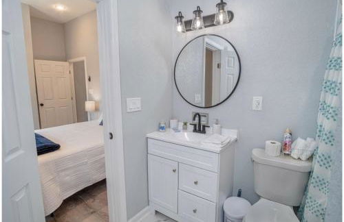 Cozy and Lovely 2BR 2BA Apt#a Near Lively Downtown - Foto 32