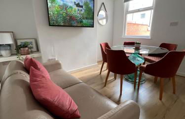 2025 Award Winner Liverpool Peach House - 4 Bedrooms - Foto 12