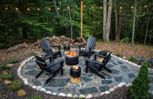 Cozy Chic Retreat Hot Tub, King Beds, Fire Pit - Foto 32