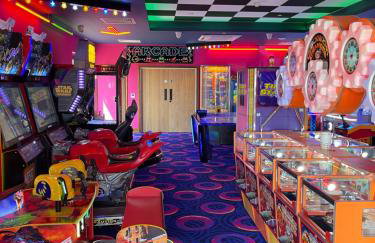 Chichester Lakeside Holiday Park Lakefront Lodge - Foto 51