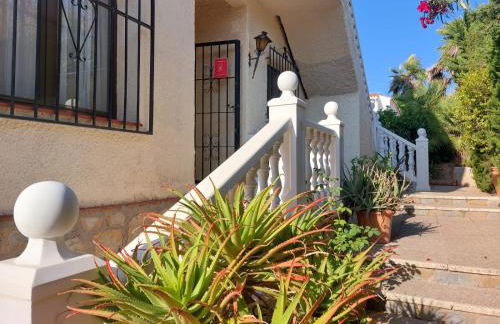 Chalet Los Almendros con piscina privada - Photo 15