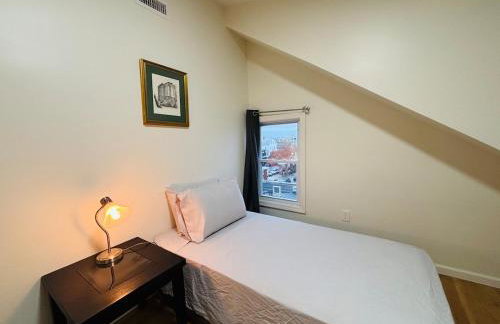 Entire Charming 3B1B in Federal Hill free parking - Foto 12