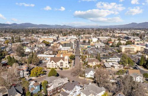 Hot Tub PRIME DWTN NAPA 3 bed 2 Bath - Foto 12