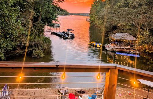 Lake Keowee’s Cabin By The Cove, Boat & PWC Option - Foto 3