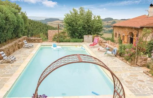 Lovely Home In Thizy-Les-Bourgs - Foto 8