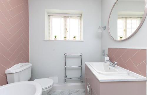 2 Seaside Bedroom home, Garden, 6 guests, Parking, Contractors-Families welcome - Photo 17