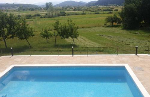 Holiday house with a swimming pool Otocac, Velebit - 25186 - Foto 7