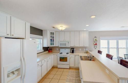 Family Lake Escape Sleeps 12 Shared Pool Dock - Foto 10