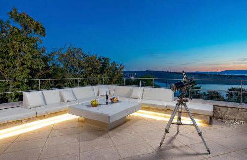 Luxury Villa Oštro with pool & Krk bridge view - Photo 4