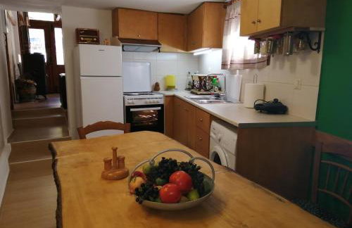 Eleni's Traditional Home with Barbeque - Foto 20