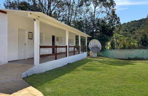 Sítio com Churrasqueira, Piscina, Lago e Natureza - Foto 34