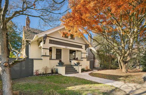 Refined Seattle Craftsman - Perfect Family Retreat near Parks, Zoo & UW - Foto 3