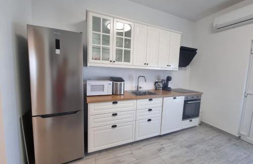 Villa Madison, Spacious Sea View Apartments Near Zadar with heated pool - Photo 74