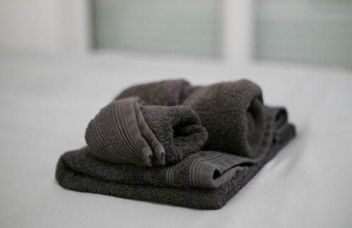 Parisian Chic & Spacious Studio with Parking - Foto 9