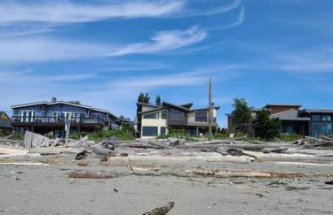 The Seaside Getaway - Photo 4