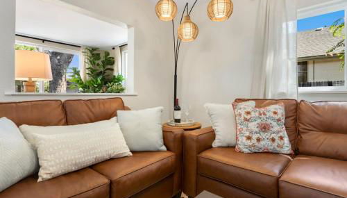 Downtown Windsor Home with Hot Tub and Pool Table - Foto 5