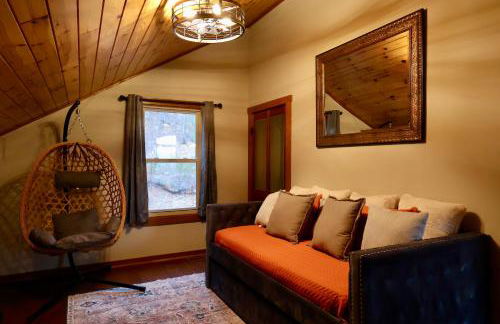 Hidden Hillside Retreat - A Secluded Modern Cabin - Foto 22