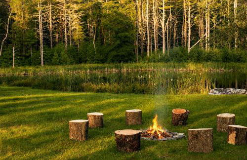Hot Tub, 2 Fire Pits, Pond, Tonal & Pet-Friendly - Photo 38