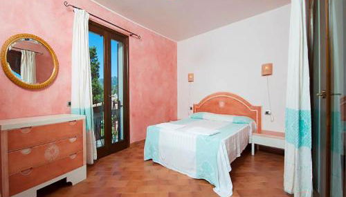 Coastal Hideaway With Pool - Photo 4