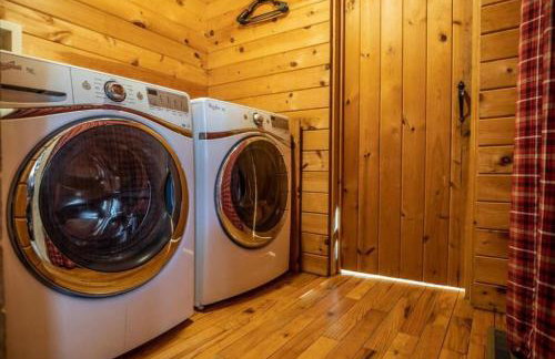 Cozy Cabin near Lake Ontario Ideal for a Family Retreat - Photo 48