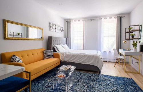 1597-3 Studio Upper East Side Apt W&D in unit - Photo 1