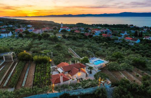 VILLA AGAPE - Three bedroom villa on 15k m2 olive grove - Incredible 360 view - Free parking - Private pool and jacuzzi - Foto 51