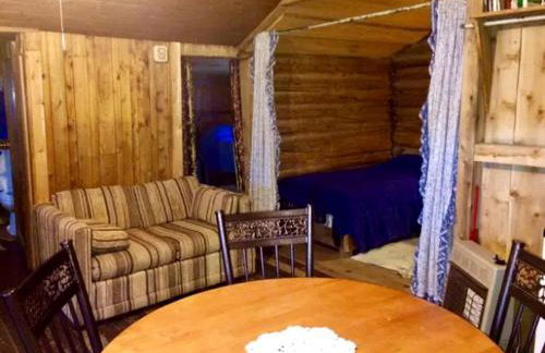 Waterfront Vacation Rental with Charming Wooden Interior near Mount Katahdin, Maine - Foto 15