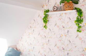 BOHO BEACH HOUSE- SLEEPS 8- 2 MIN DRIVE FROM BOSCOMBE PIER- SUPERFAST WiFi- FLAT SCREEN SMART TV- FREE ON STREET PARKING! - Photo 20